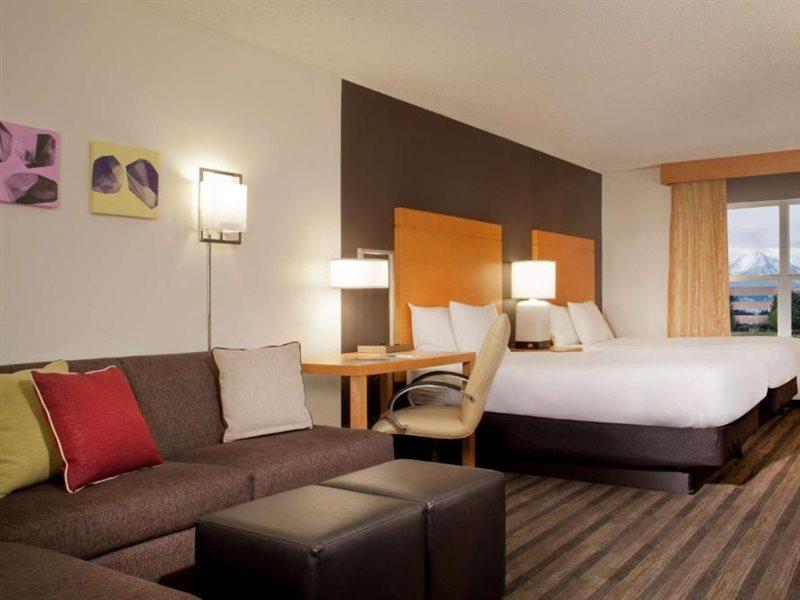 Hyatt House - University Village โคโลราโดสปริงส์ ภายนอก รูปภาพ