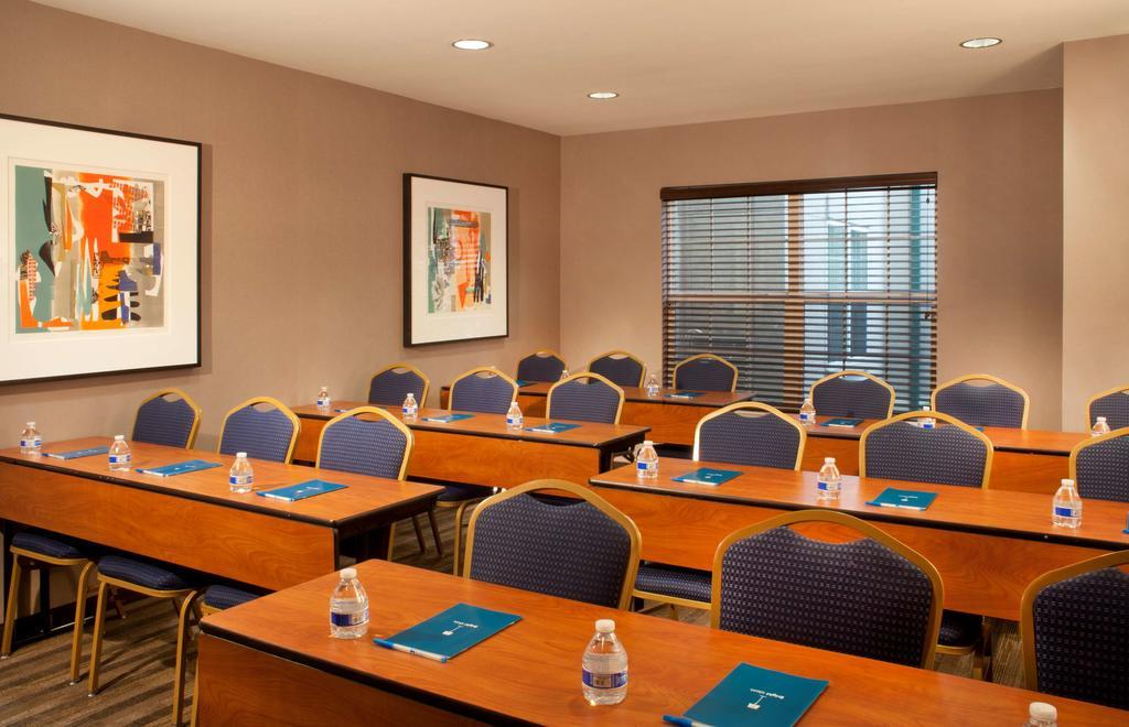 Hyatt House - University Village โคโลราโดสปริงส์ ภายนอก รูปภาพ