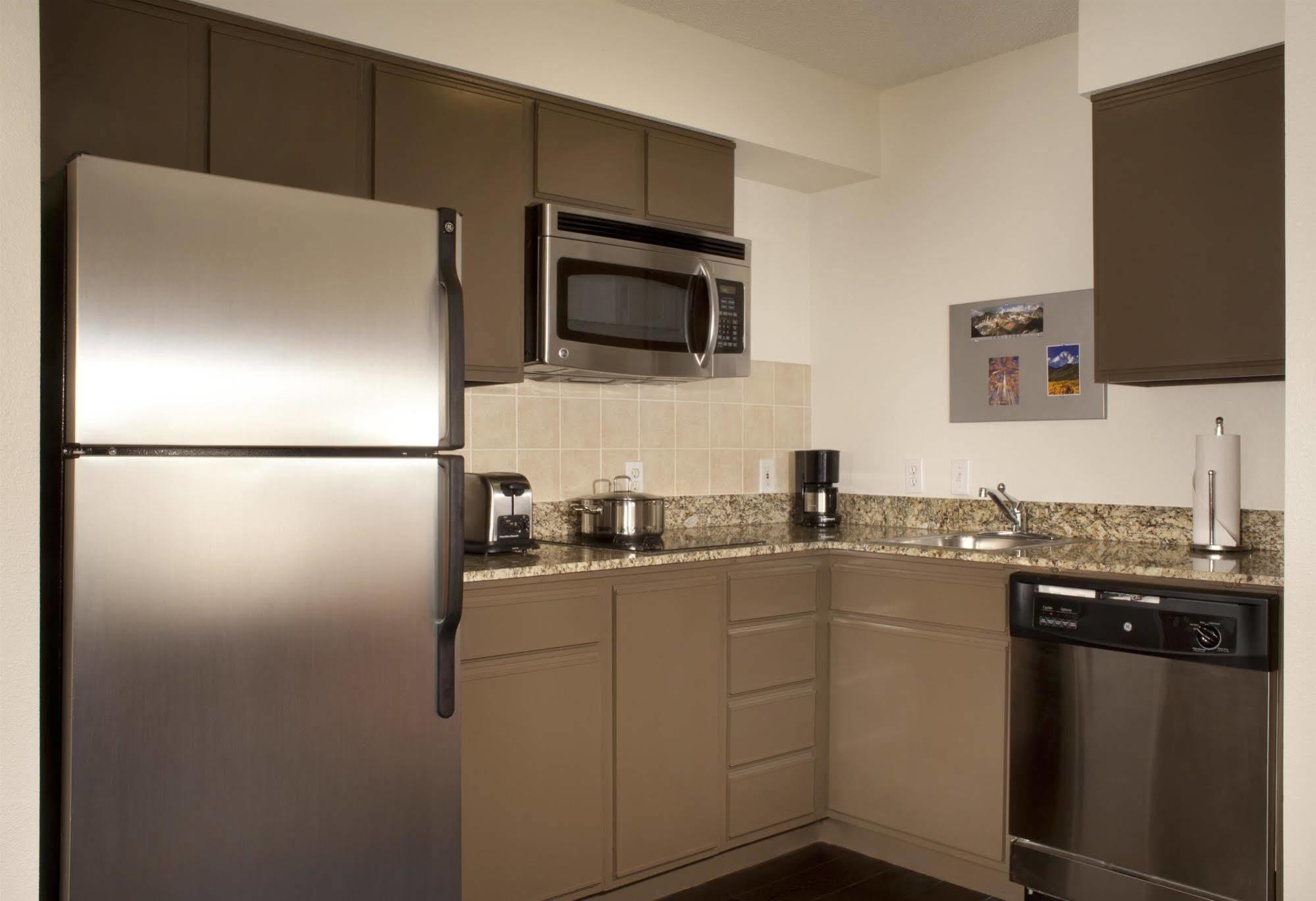 Hyatt House - University Village โคโลราโดสปริงส์ ภายนอก รูปภาพ